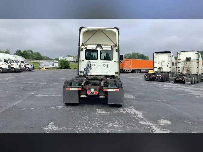 2019 Freightliner Cascadia 126eac2486650de6007e432c1d6ec3c1a62