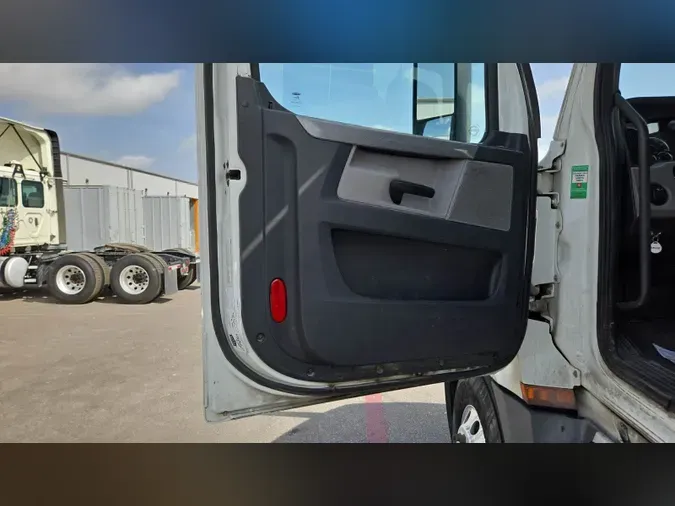 2019 Freightliner Cascadia 126