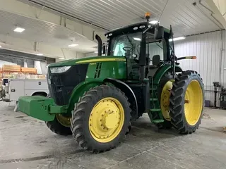 2013 John Deere 7215R