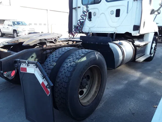 2017 FREIGHTLINER/MERCEDES CASCADIA 125