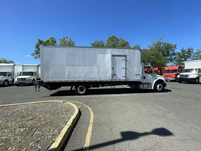 2018 FREIGHTLINER M2 106