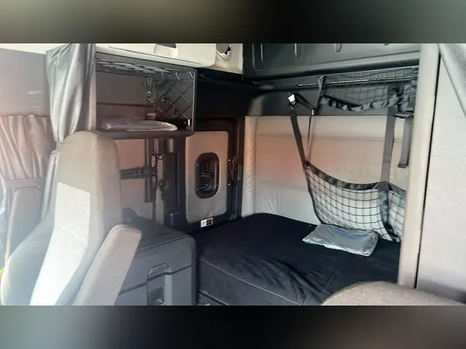 2022 Freightliner Cascadia 126