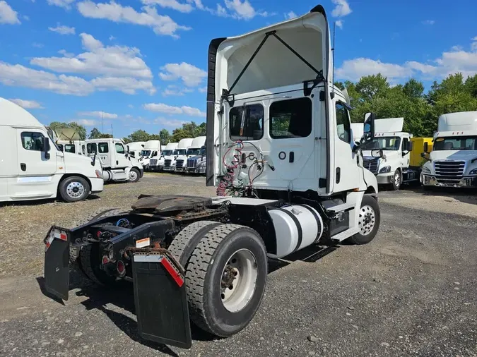 2019 FREIGHTLINER NEW CASCADIA 126eaccc6582d9d8334bf4b236c0e577650