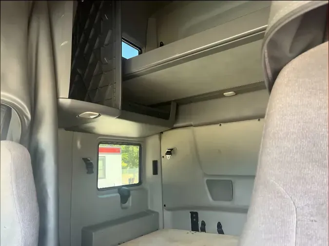 2019 NAVISTAR INTERNATIONAL LT625 SLPR CAB