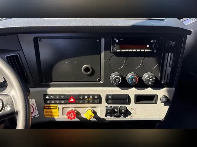 2022 FREIGHTLINER CA126