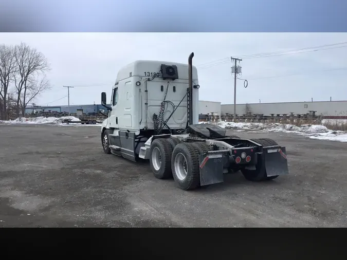 2021 Freightliner Cascadia 126