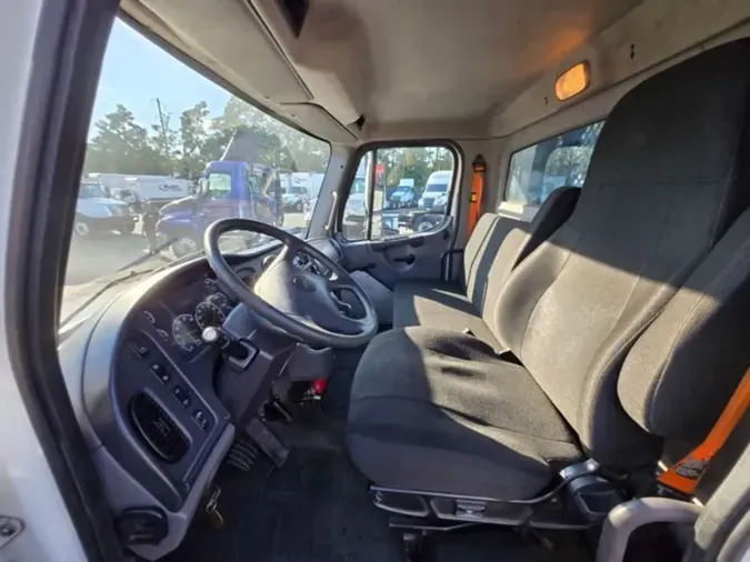2015 FREIGHTLINER/MERCEDES M2 106