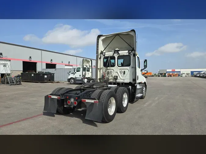 2019 Freightliner Cascadia 126