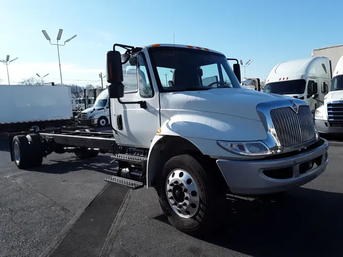 2019 NAVISTAR INTERNATIONAL 4300