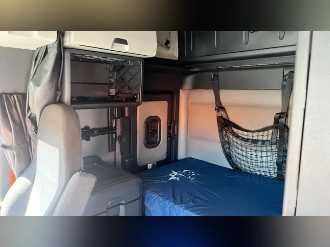 2022 Freightliner Cascadia 126