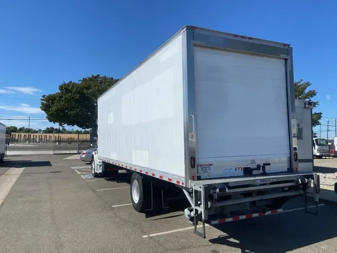 2018 FREIGHTLINER/MERCEDES M2 106