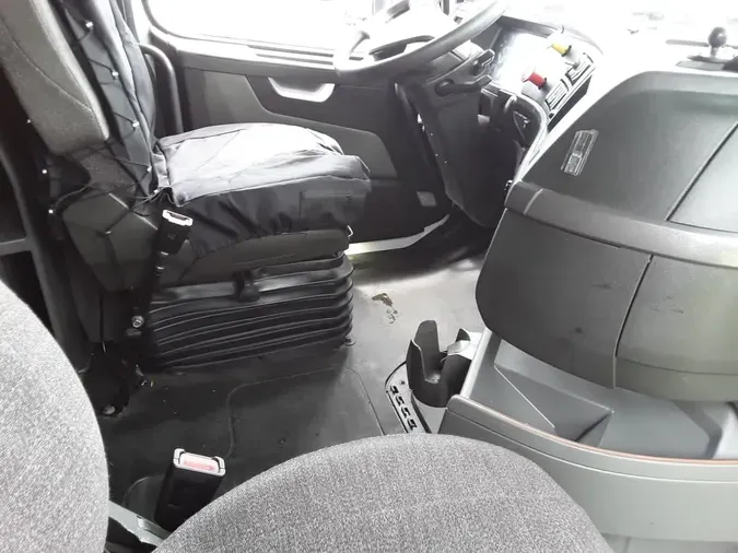 2020 VOLVO VNL64T-760