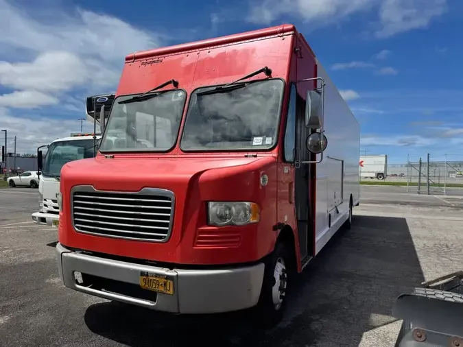 2017 FRTLR CUSTOM CHASSIS CORP MT-55 WALK-IN