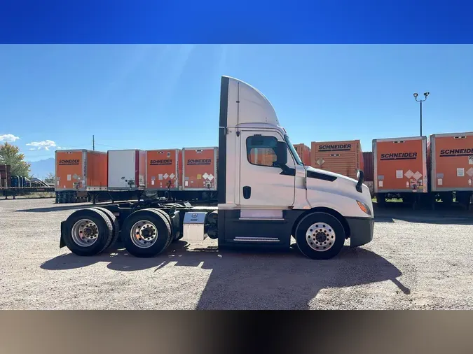 2020 Freightliner Cascadia 126