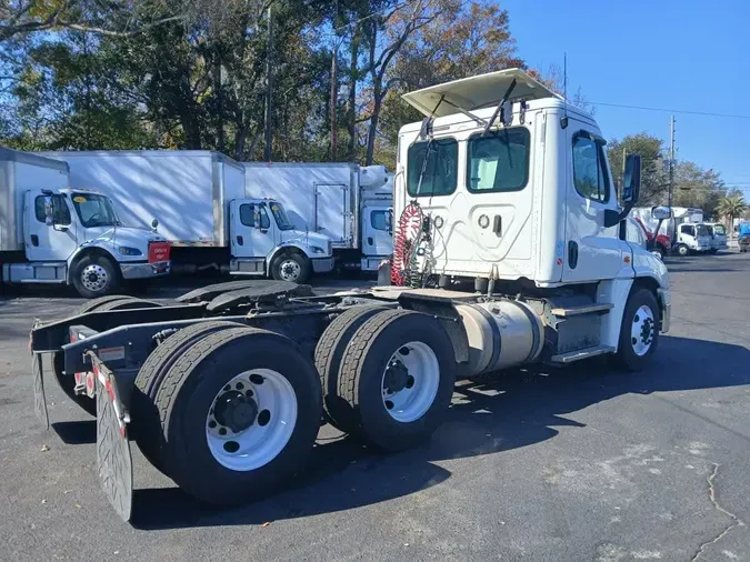 2018 FREIGHTLINER/MERCEDES CASCADIA 125