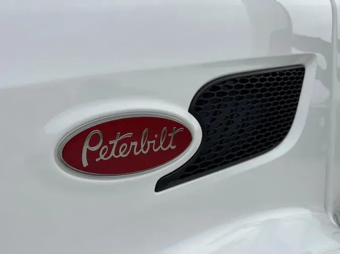 2022 Peterbilt 579eafa3cc6e6cd3928770644fe028d72eb