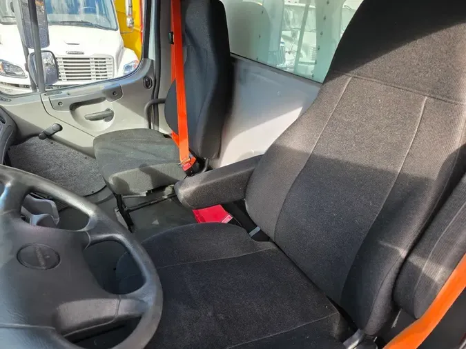 2019 FREIGHTLINER/MERCEDES M2 106