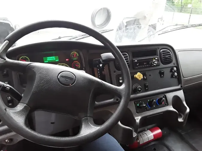 2018 FREIGHTLINER/MERCEDES M2 106