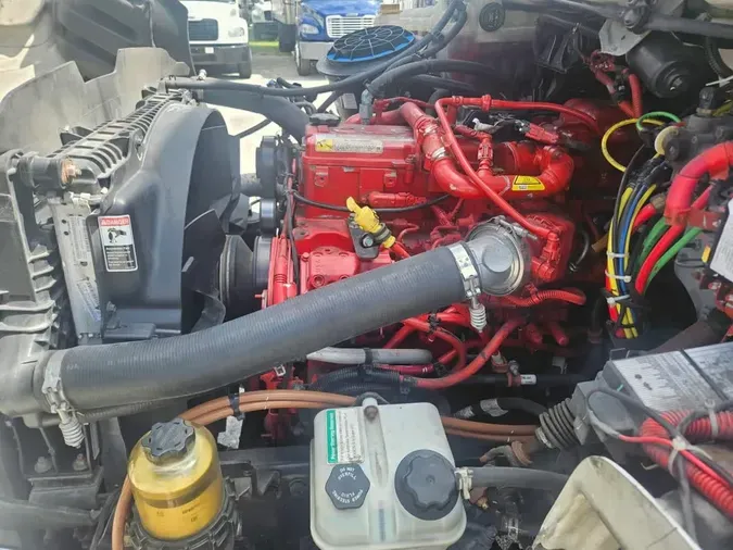 2022 FREIGHTLINER M2 106
