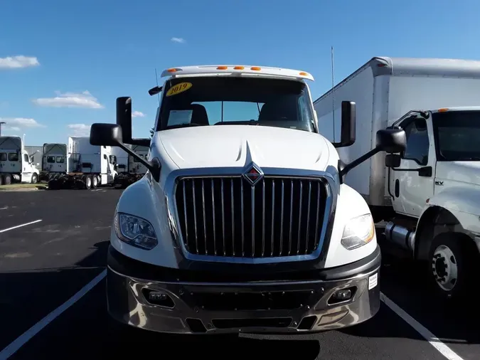 2019 NAVISTAR INTERNATIONAL LT625 DAYCAB T/A