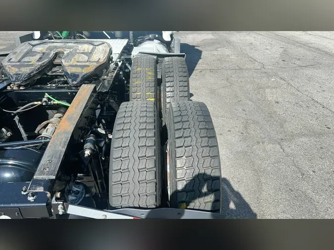 2021 Freightliner Cascadia 126