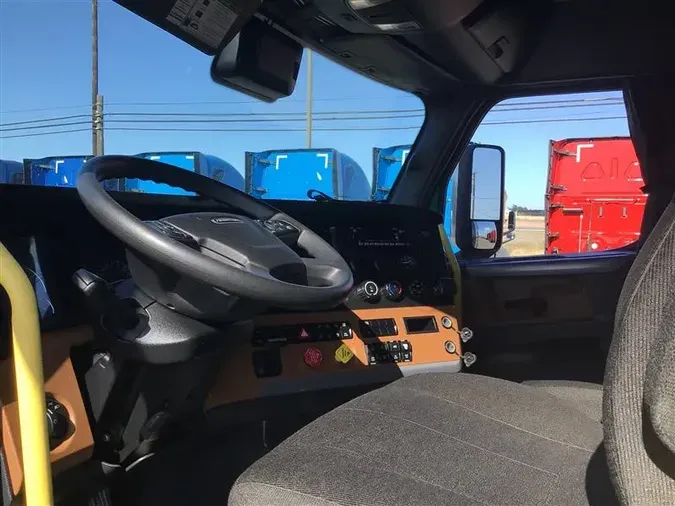 2022 FREIGHTLINER CA126eb021a37d3e0d7967e3633f04ce56eb1