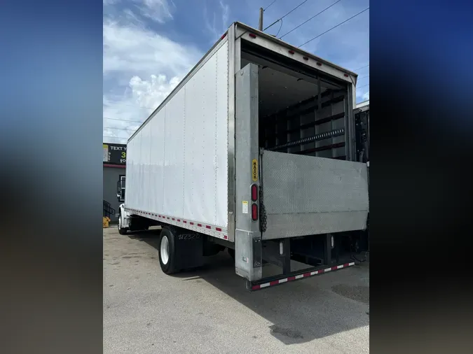 2018 FREIGHTLINER/MERCEDES M2 106