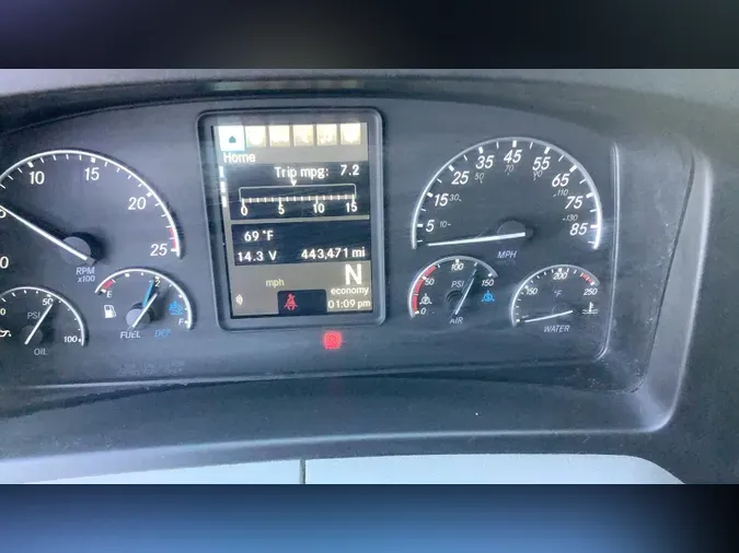 2021 Freightliner Cascadia 126