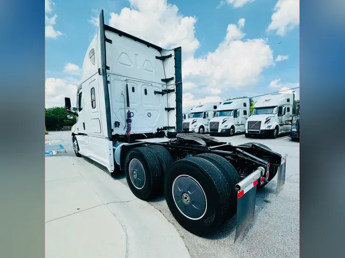 2023 Freightliner Cascadia 126