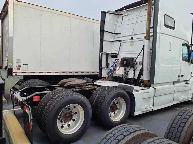 2017 VOLVO VNL64T 670