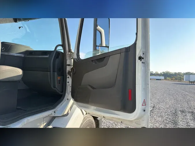 2019 Volvo VNL300