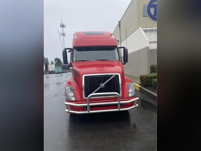 2016 VOLVO VNL64T670