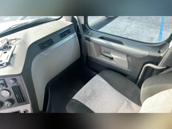 2020 Freightliner Cascadia 126