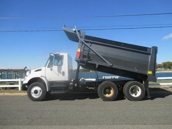2018 INTERNATIONAL 7400 6X4