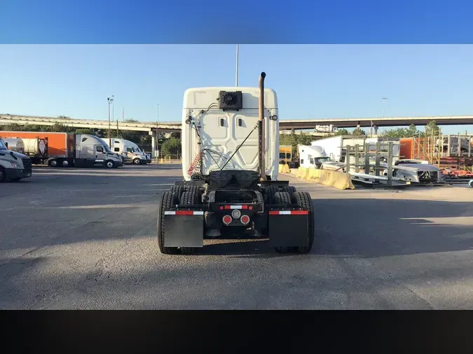 2022 Freightliner Cascadia 126