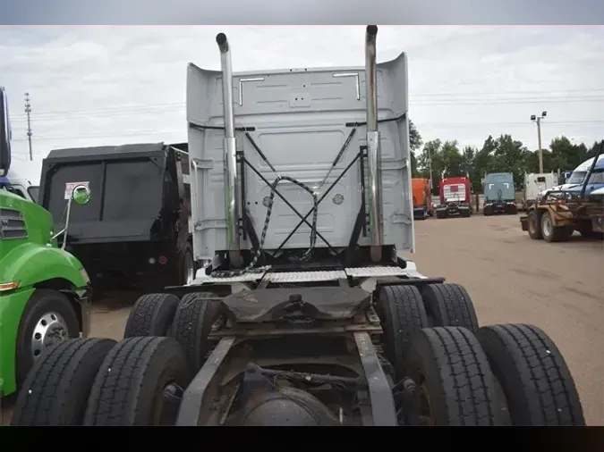 2015 VOLVO VNL64T730