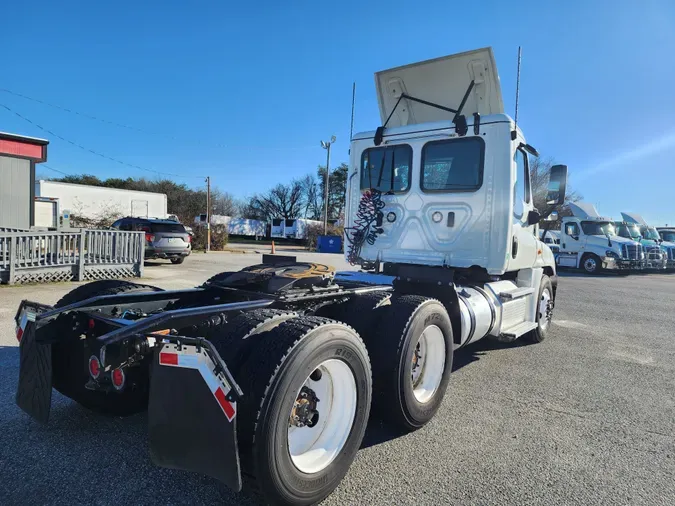 2020 FREIGHTLINER/MERCEDES CASCADIA 125