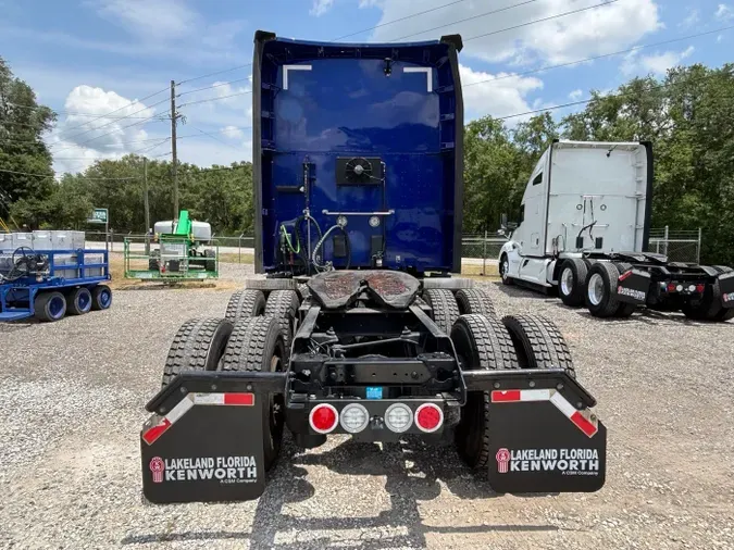 2022 Kenworth T680