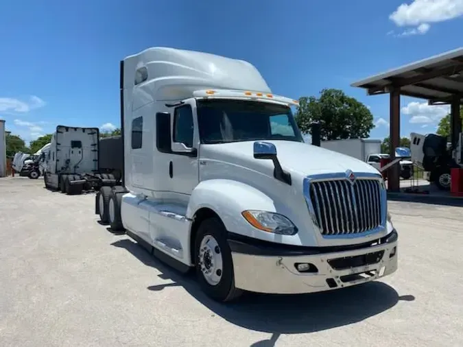 2019 NAVISTAR INTERNATIONAL LT625 SLPR CAB