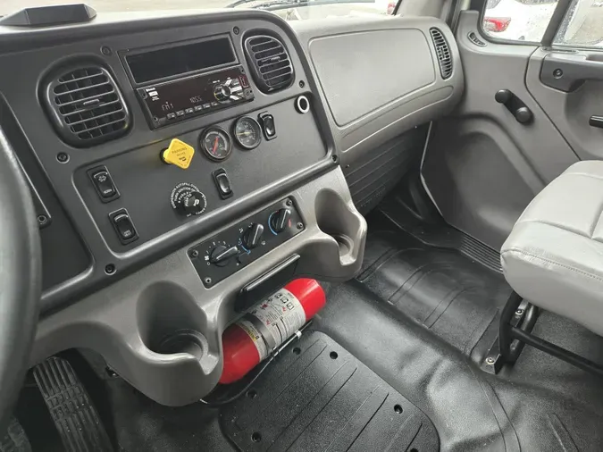 2019 Freightliner Business Class M2 106