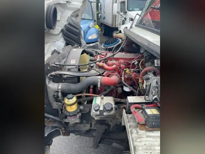 2018 FREIGHTLINER M2 106