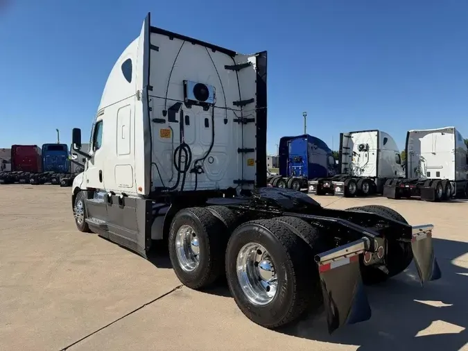 2021 Freightliner Cascadiaeb2004f28b9f11e8ebd24b086592cfb5