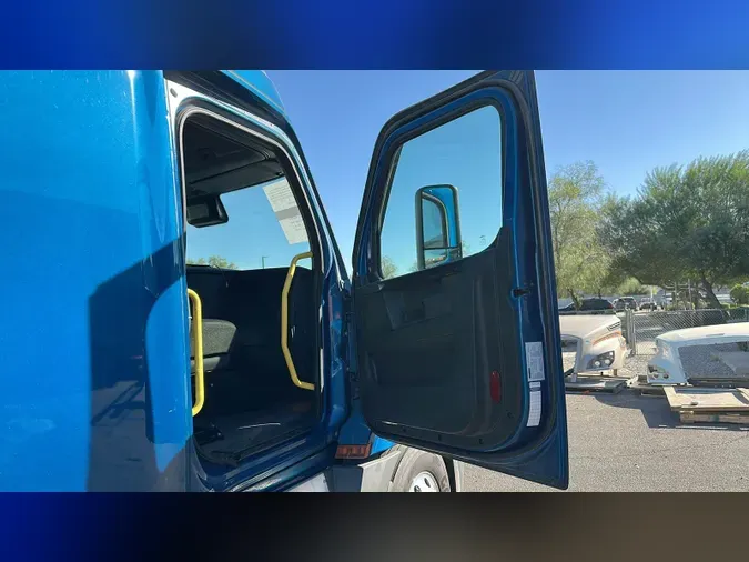 2024 Freightliner Cascadiaeb207d2ad8c756d4d3145b7e6640f333