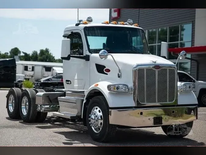 2025 PETERBILT 567