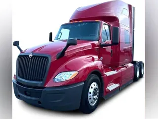2022 International LT625