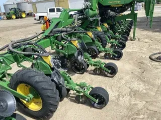 2021 John Deere 1725 CCS