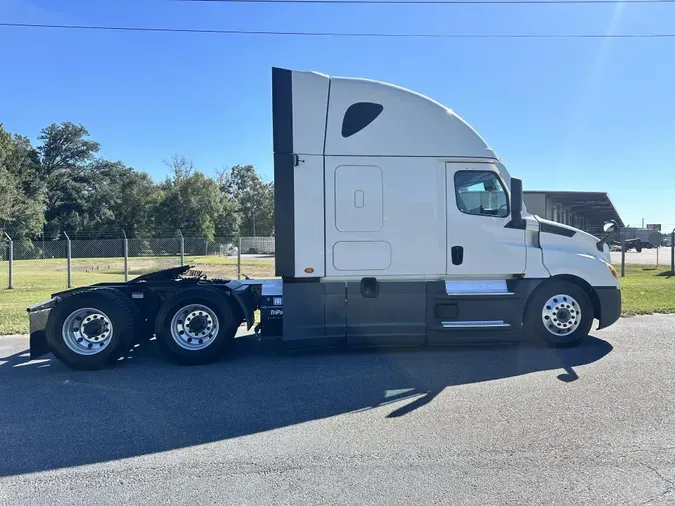 2020 Freightliner Cascadia