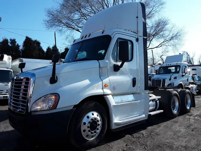 2017 FREIGHTLINER/MERCEDES CASCADIA 125eb318911d844c300419ad59f49d42029