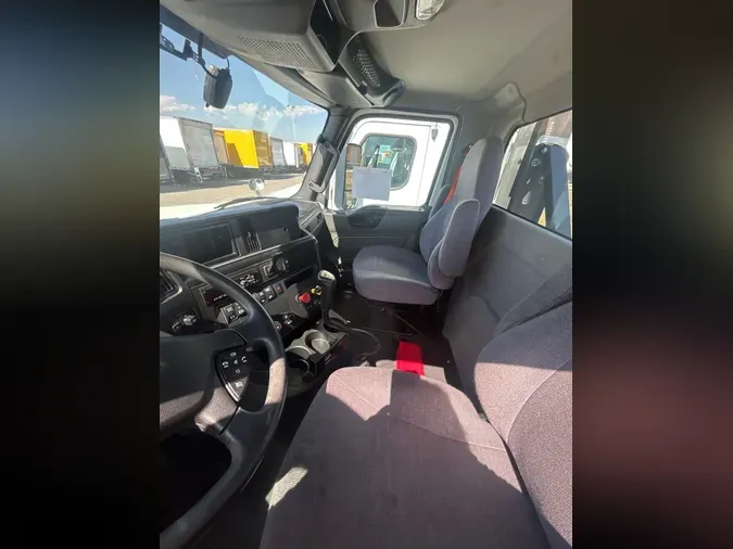 2021 NAVISTAR INTERNATIONAL LT625 DAYCAB S/A