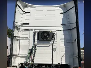 2025 VOLVO VNL64T760